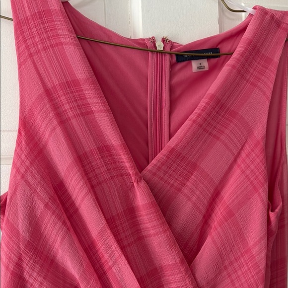 Elegant Pink Sleeveless Dress - Picture 2 of 2